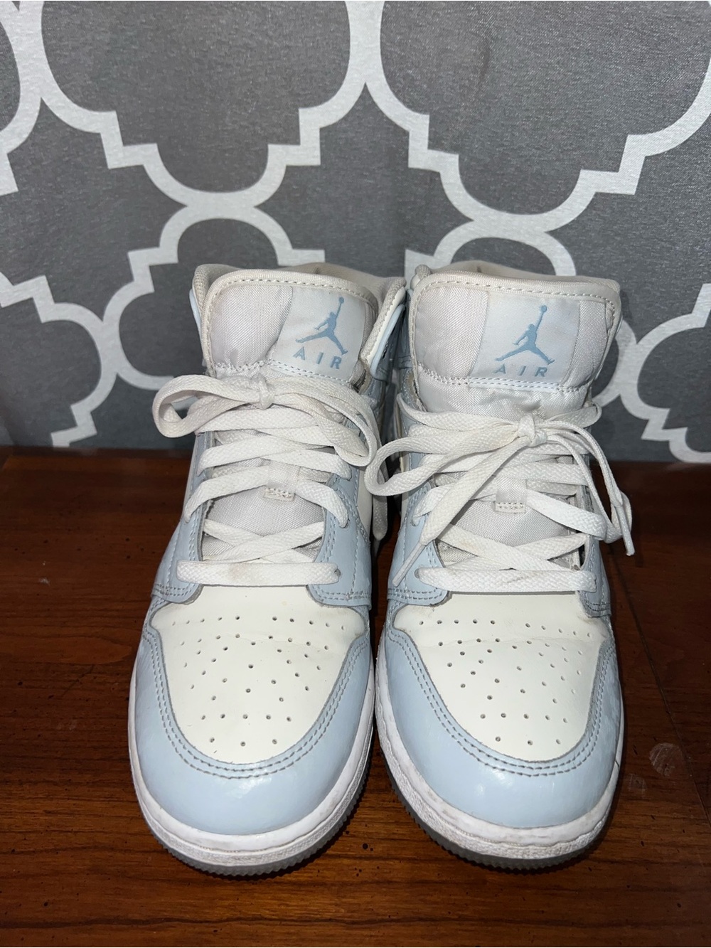 Jordan 1 Mid SE Glitter Swoosh  GUC size 6y